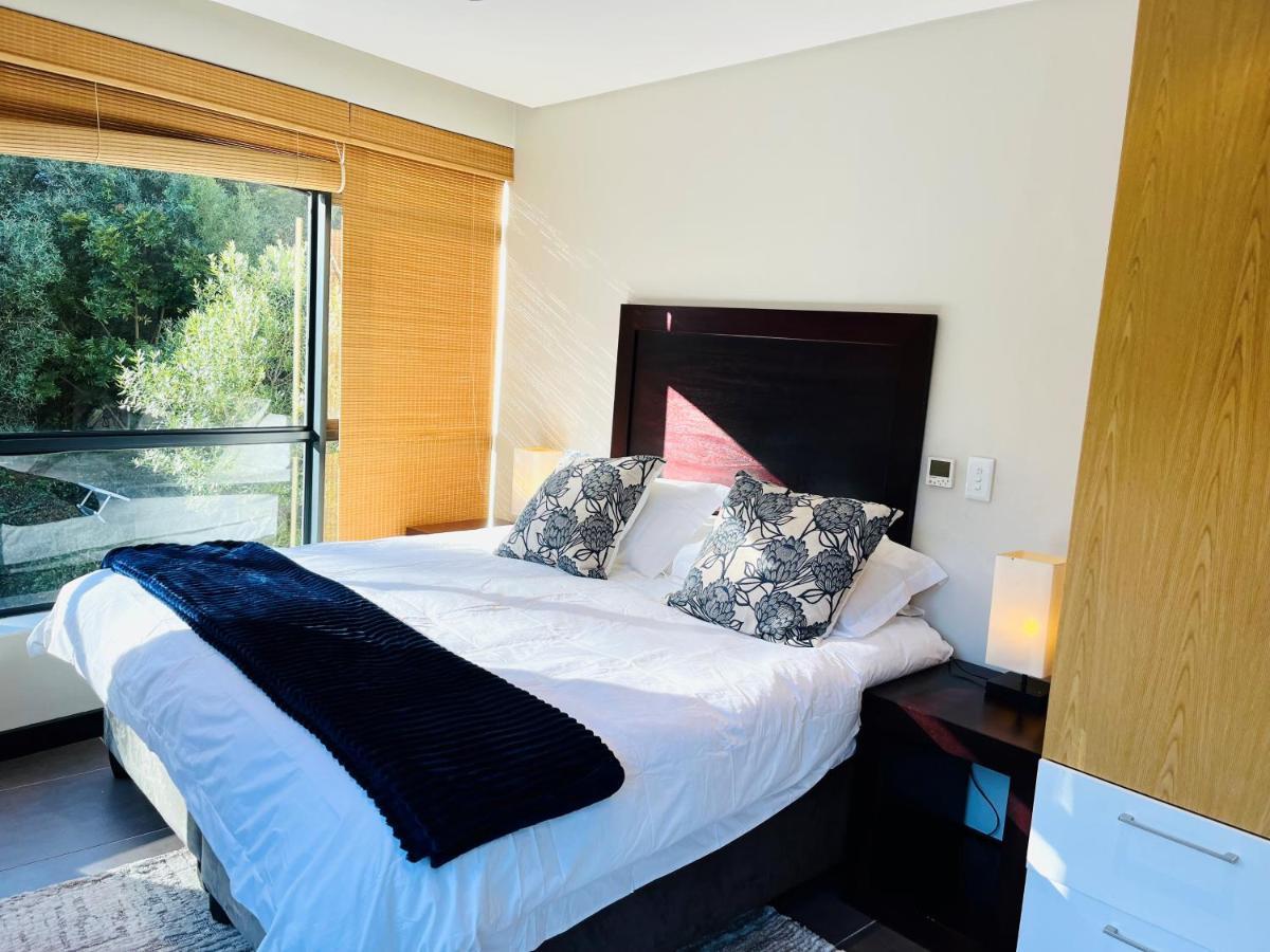 Lovely One Bedroom In The Glen, Camps Bay With Inverter Cape Town Exterior photo